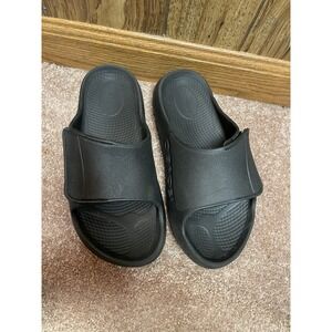 Oofos Black Slide Sandals Black Mens 7 Womens 9 Hook & Loop Adjustable